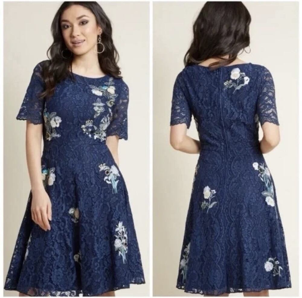 Modcloth Navy Blue Lace Embroidered Beaded Floral Fit Flare Dress M Short Sleeve